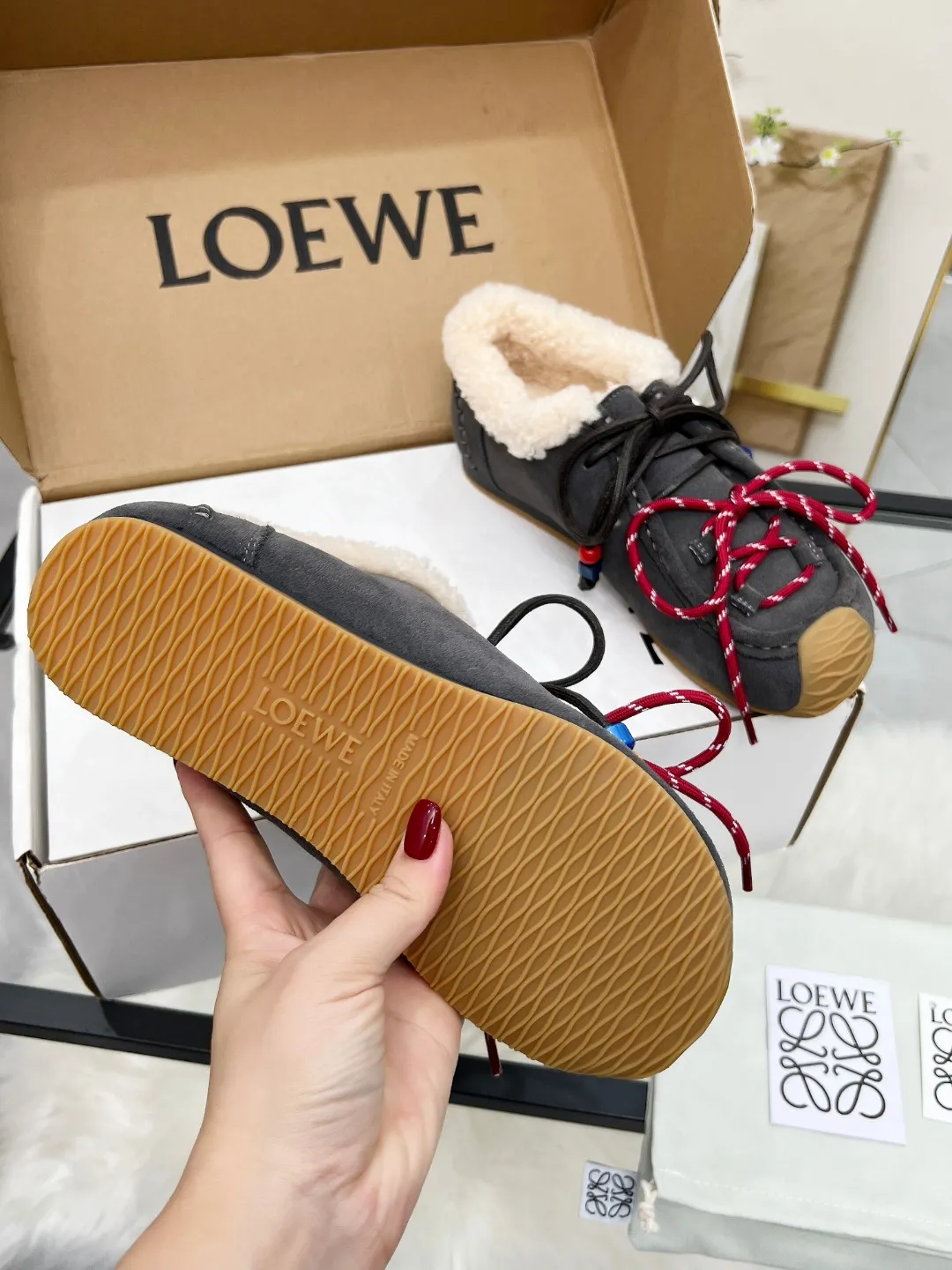 👟👟Ex-factory price 480👟👟 2025 autumn and winter Maoli new model, the same style as Wang Yibo! Kangaroo shoes, couple style Loewe Ballet Runner 2.0 sneakers, moral training shoes, new color matching retro series running shoes, standard size: 35–40